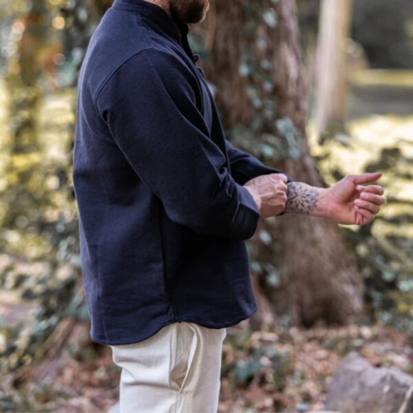 Medieval handwoven cotton shirt in black for men - Image 4