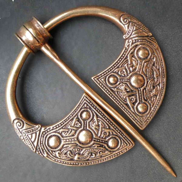 Finely decorated garment pin – bronze celtic brooch