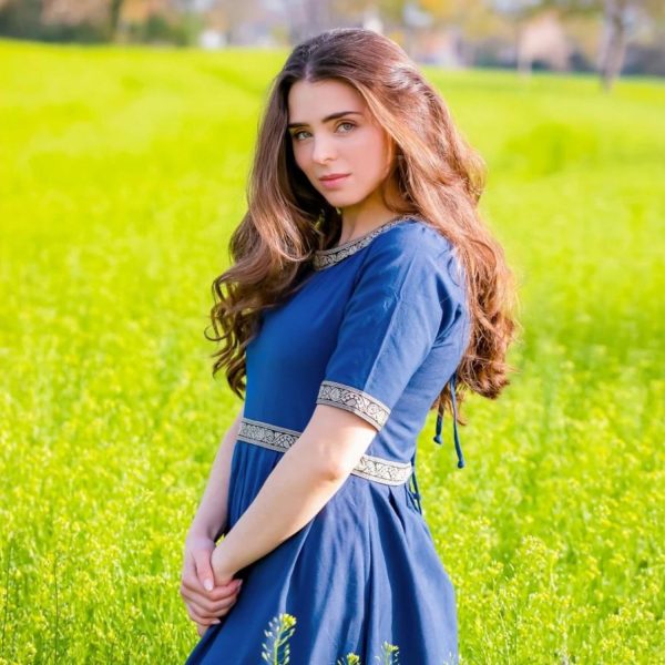 Noble short sleeve dress with ornaments